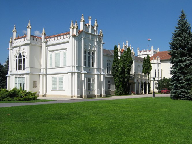 Винные дороги этьека и любимый замок бетховена брунсвик